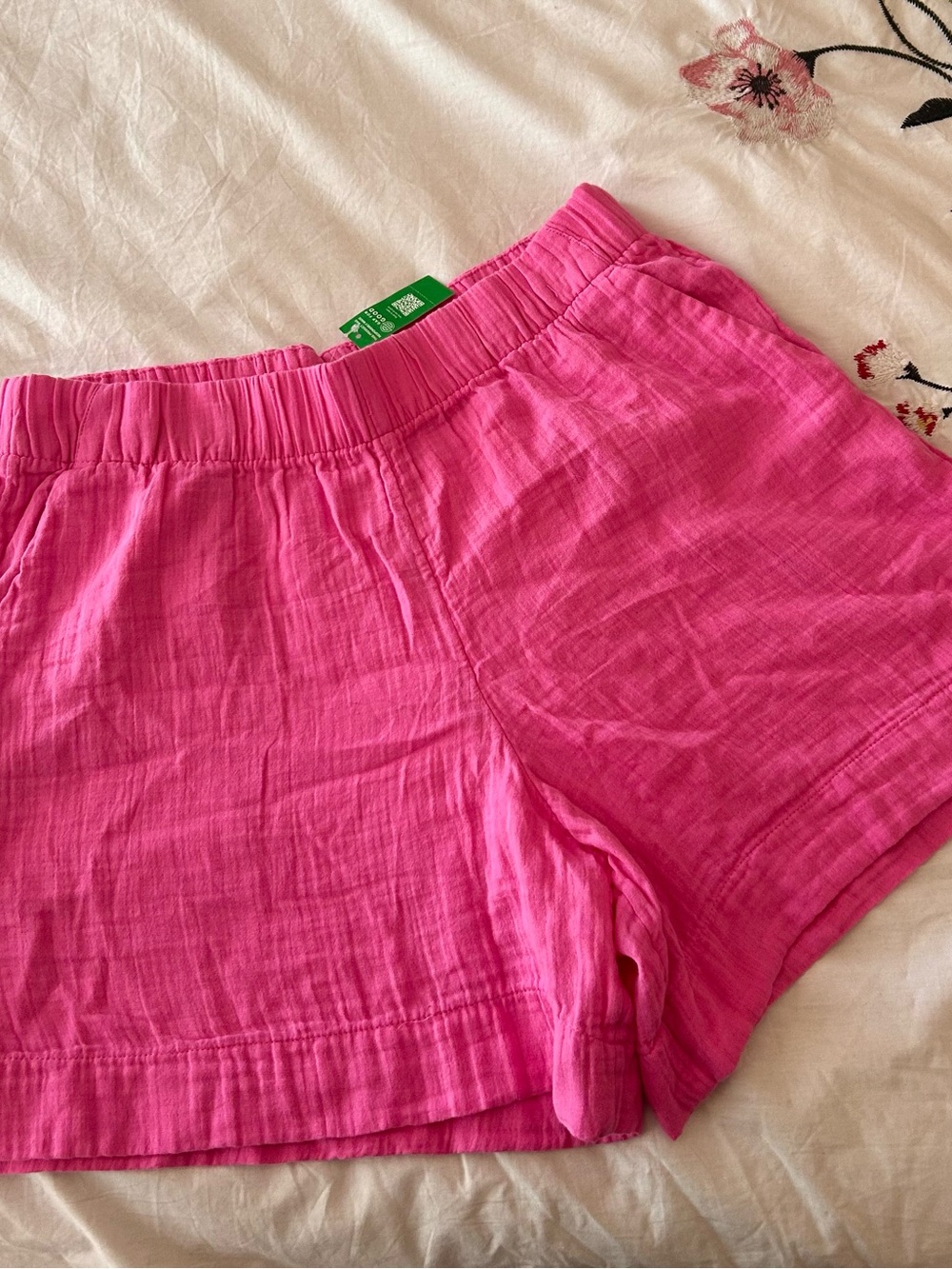 3 PAIR BUNDLE GAP SHORTSđNWT - Picture 2 of 9